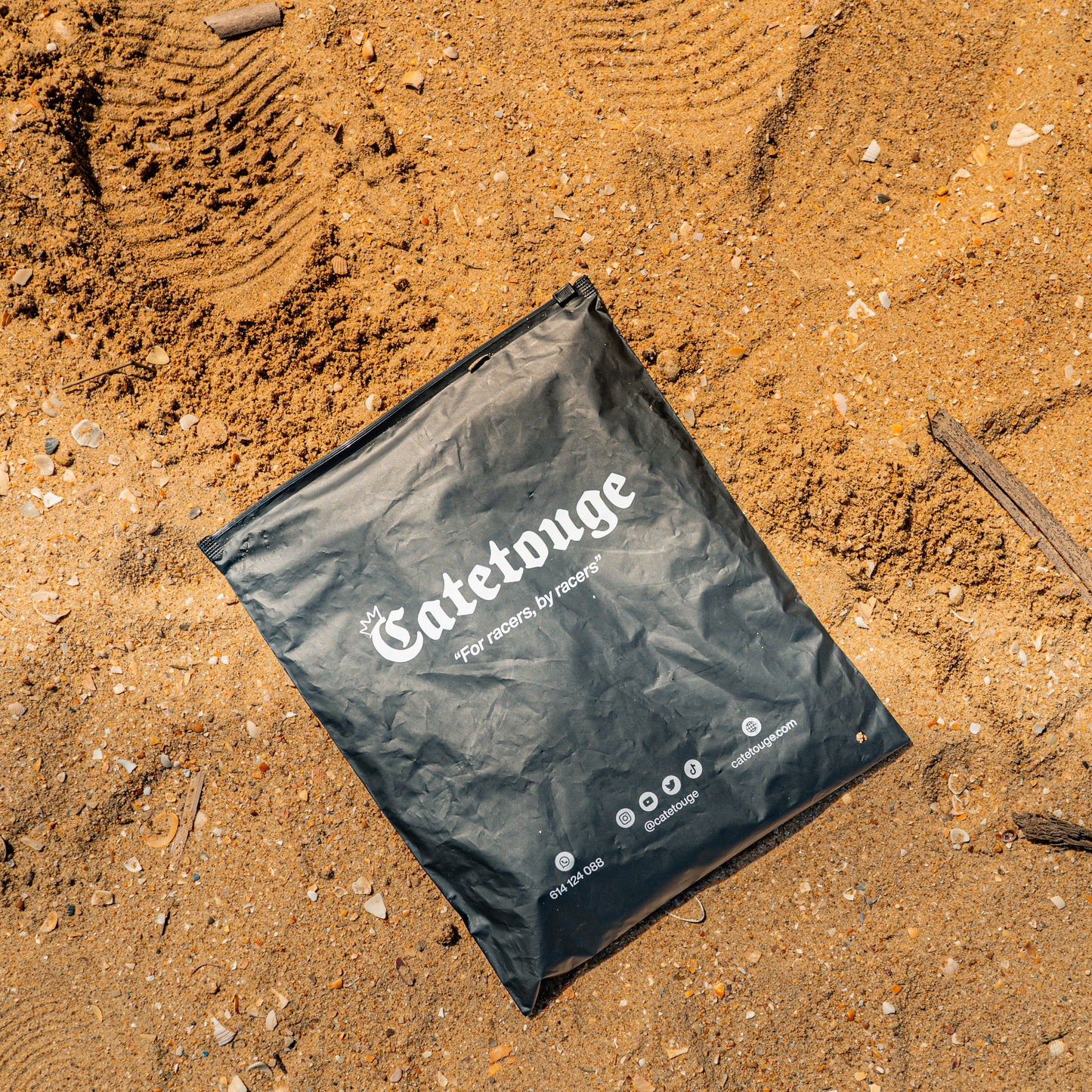 Y sin llorar! Black Hoodie